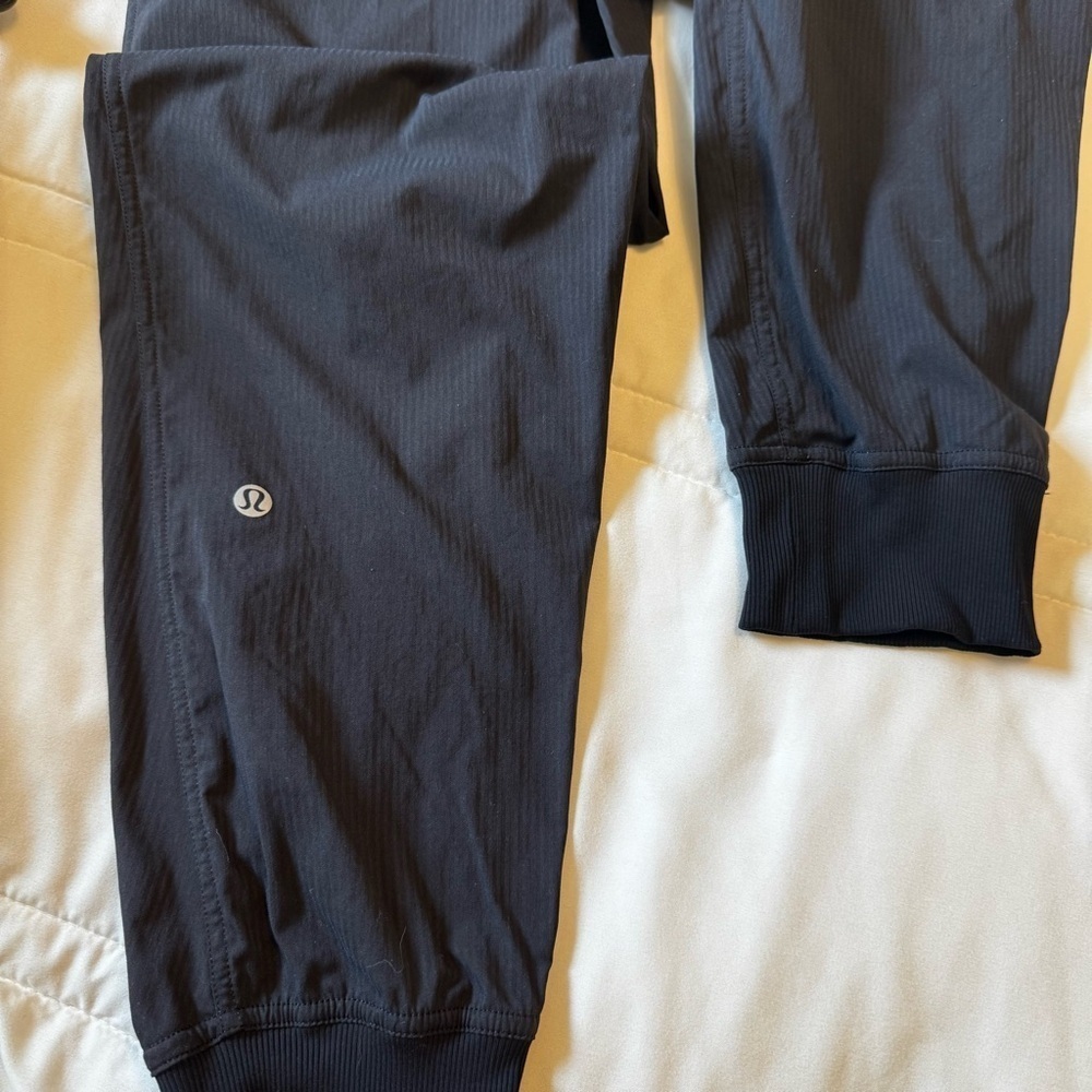Lululemon Women’s Dance Studio Mid-Rise Jogger 28” Black size 6 Casual Hiking - Picture 11 of 14